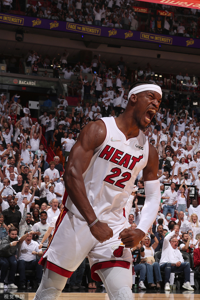 爱游戏-包含重返赛场首场状态出色，热火观众沸腾！，德罗巴重返赛场引发球迷热议的词条