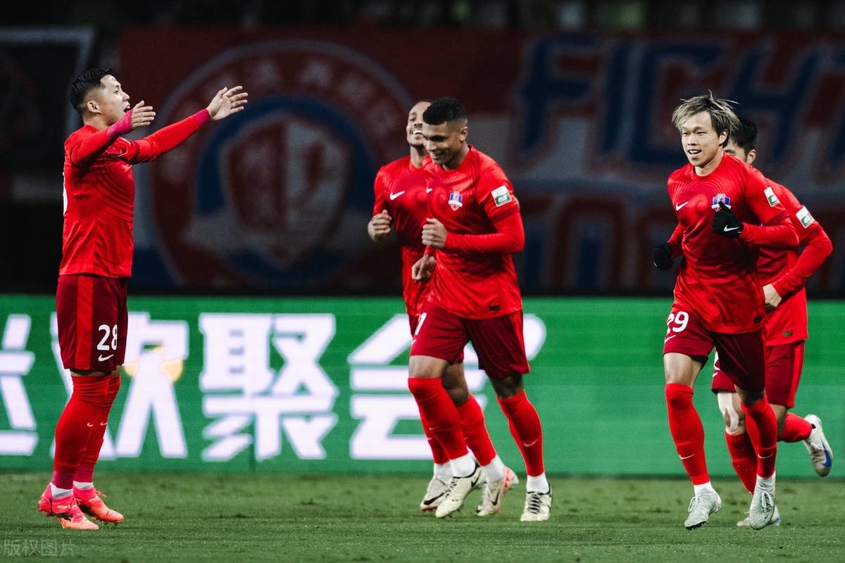 爱游戏全站-包含国际比赛日中超焦点战，山东泰山再遭质疑，管理层满意，球队文化再被提及的词条