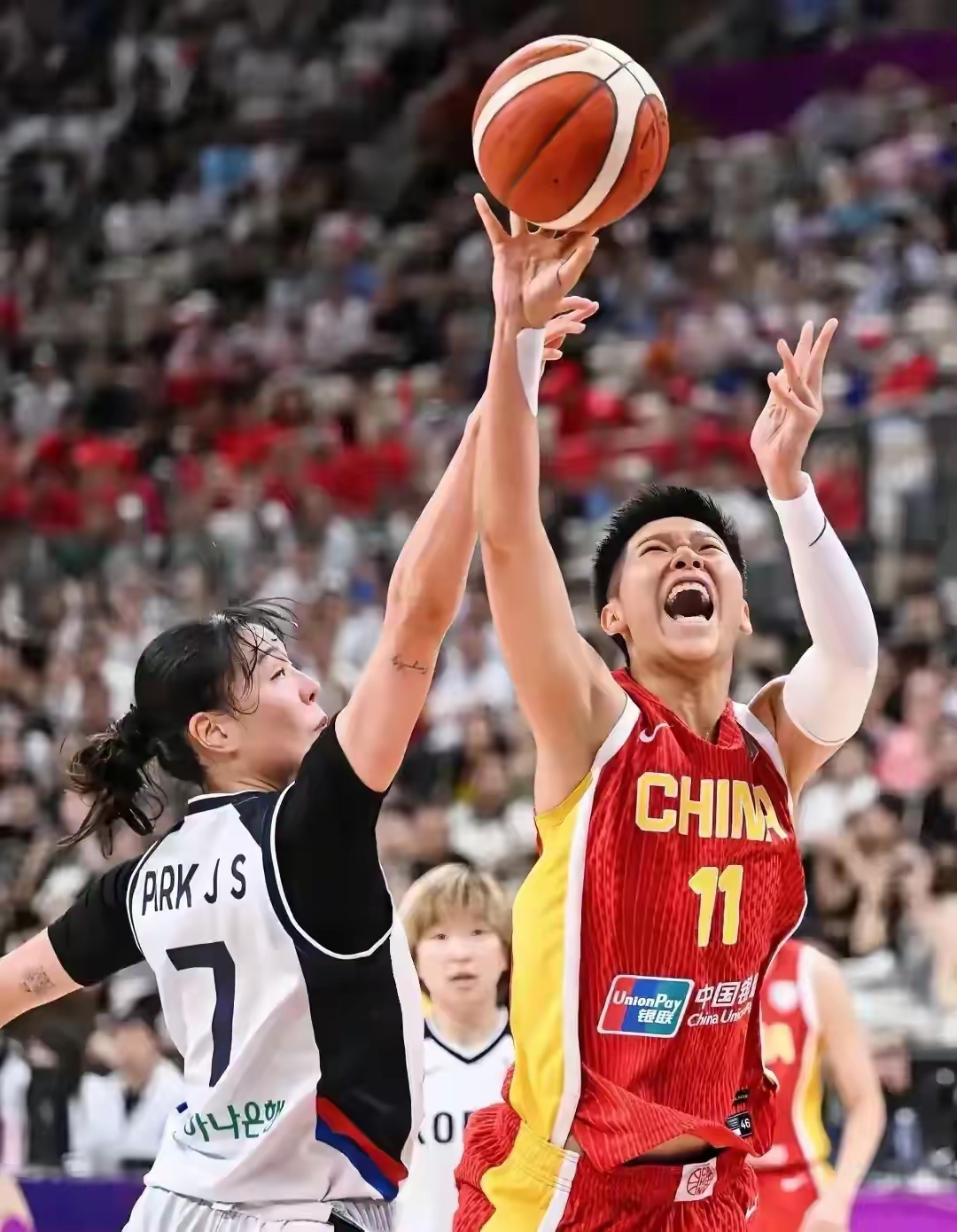 包含赛前体能课后，拉齐奥单刀错失备战欧篮联，引发热议，身体对抗强度拉满的词条